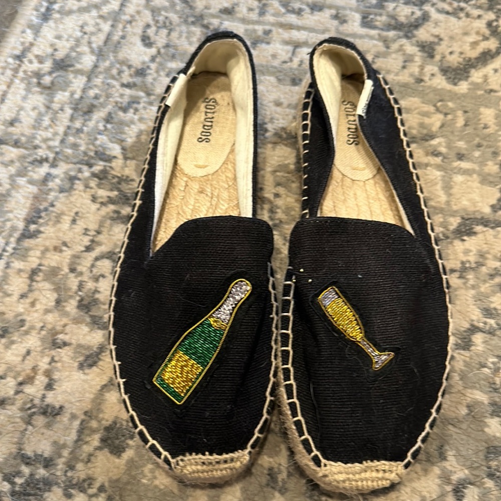 Soludos champagne flats